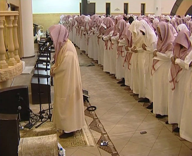 Menjamak Shalat, Perlukah Iqamah&nbsp;Lagi?